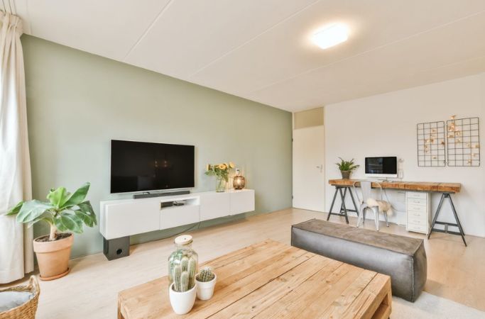 Grandview Painting professional performing interior painting in Manchester, IA with clean lines and high-quality finishing tools.